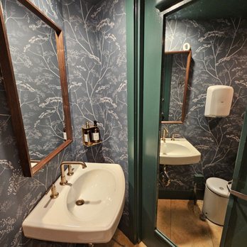 Sarabeth's - Restroom - Breakfast & Brunch Near Me - New York, New York Sarabeth's - Restroom - Breakfast & Brunch Near Me - New York, New York