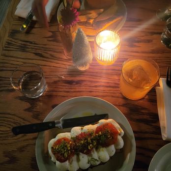 Hunter & Thief - Cocktail Bars Near Me - Lindenhurst, New York