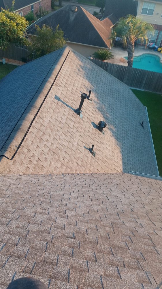 Slide of Inestroza Roofing & Construction