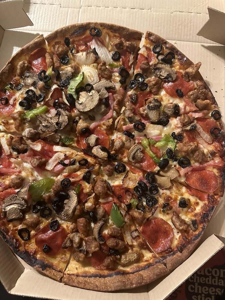 PIZZA HUT Updated September 2024 3189 Fairview Dr, Owensboro