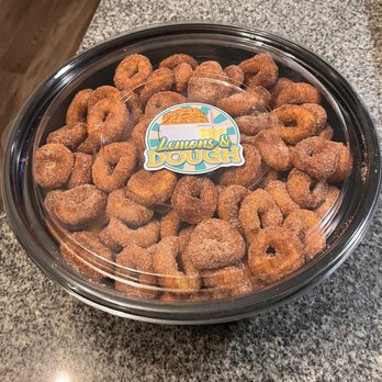 Lemons & Dough - Large catering orders: cinnamon and sugar - Food Trucks Near Me Lemons & Dough - Large catering orders: cinnamon and sugar - Food Trucks Near Me