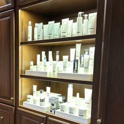Skincredible - SKINcredible pharmaceutical grade skin care.