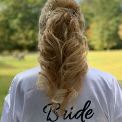NewMeBeautyLounge - Beautiful Bride