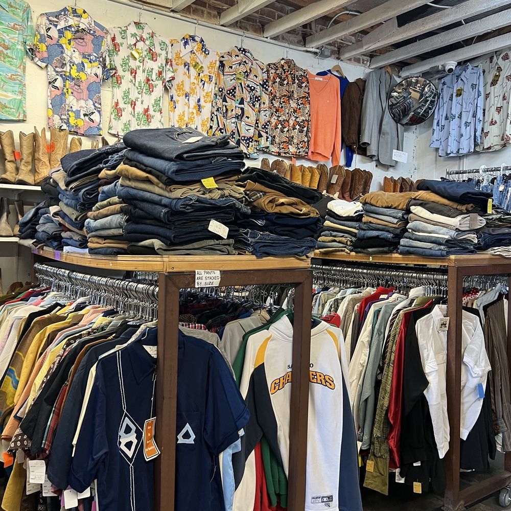 La Bomba - Used, Vintage & Consignment Near Me - Long Beach, California La Bomba - Used, Vintage & Consignment Near Me - Long Beach, California