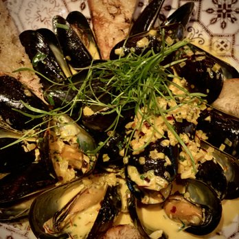 Scarpetta - Muscles with an insanely delicious sauce - Italian Near Me - Las Vegas, Nevada