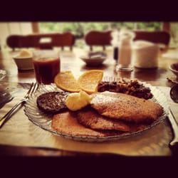 Okemo Inn - Amaaazing breakfast and a beautiful home!