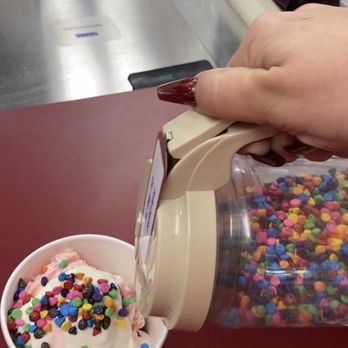 Stewart's Shops - a cup of ice cream with sprinkles - Convenience Stores Near Me - Kingston, New York