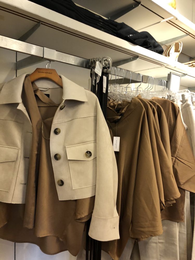 BANANA REPUBLIC FACTORY STORE Updated August 2024 17 Photos & 29