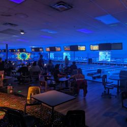 Minto Rec Centre - Glow bowling