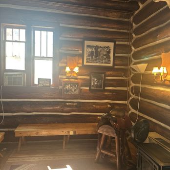 Blue Bell Lodge - Dining area - Resorts Near Me - Custer, South Dakota