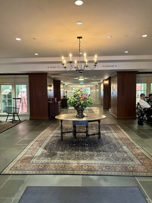 Williamsburg Lodge, Autograph Collection by null