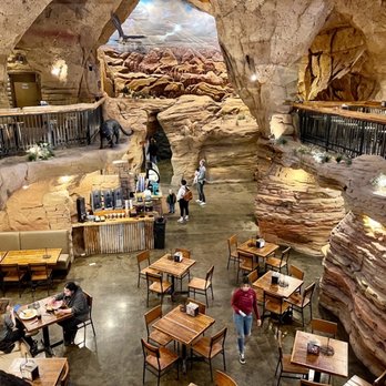Canyonlands - Beautiful inside decor - Beer Bar Near Me - Williams, Arizona