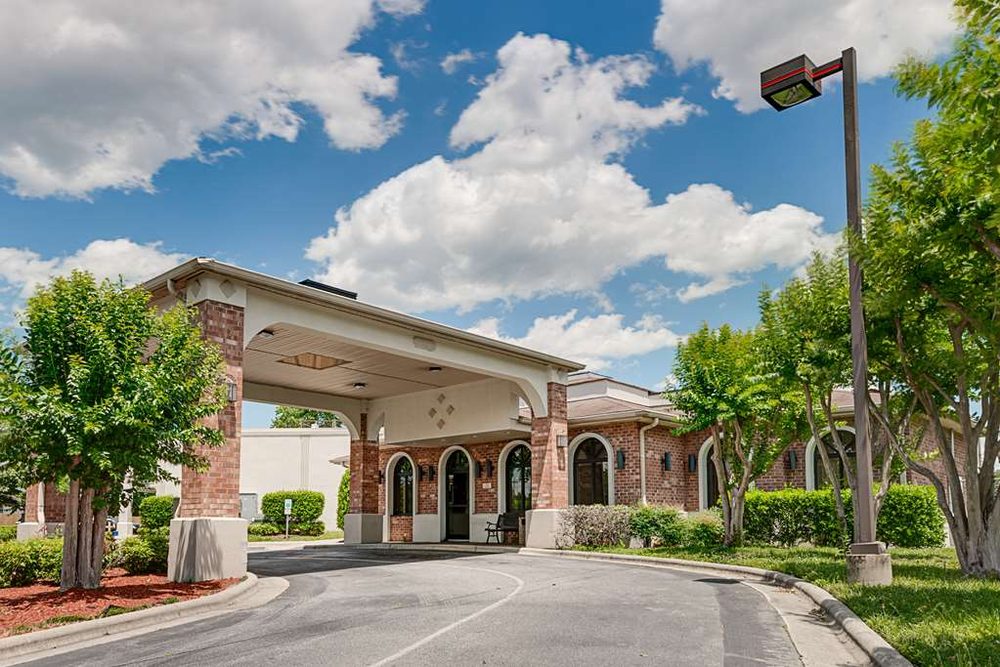 MOTEL 6 29 Photos 120 SW Cloverleaf Pl, High Point, North Carolina