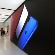 トップス Apple Store Grand Opening Westchester Apple store in The Westchester Mall set to close May 6th for