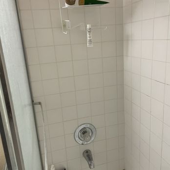 Las Vegas Regrout - Before pic. you can see the gaps in some of the tiles on the right - Grout Services Near Me - Las Vegas, Nevada Las Vegas Regrout - Before pic. you can see the gaps in some of the tiles on the right - Grout Services Near Me - Las Vegas, Nevada