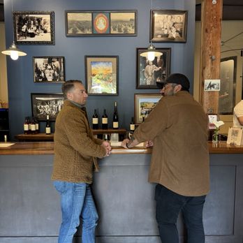 Gundlach Bundschu - Tasting counter - Wineries Near Me - Sonoma, California Gundlach Bundschu - Tasting counter - Wineries Near Me - Sonoma, California