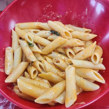 Cannoli Kitchen Pizza - Pasta Ala Vodka pictured. - Pizza Near Me - Fort Lauderdale, Florida Cannoli Kitchen Pizza - Pasta Ala Vodka pictured. - Pizza Near Me - Fort Lauderdale, Florida