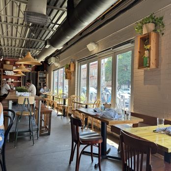 Mott St - indoor space - Asian Fusion Near Me - Chicago, Illinois