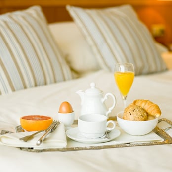 carathotel Basel - Zimmerservice - Hotels Near Me - Basel, BS