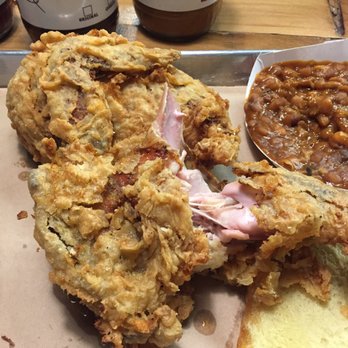Earl's BBQ - Looks good. However, looks are very deceiving here (read my full review) - Donuts Near Me - Chicago, Illinois Earl's BBQ - Looks good. However, looks are very deceiving here (read my full review) - Donuts Near Me - Chicago, Illinois