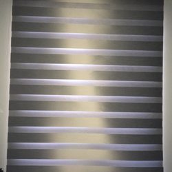 Blinds Paradise - Closed, around 20% light still gets in.