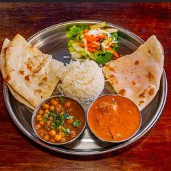 Mount Everest Restaurant - Here is the paneer tikamasala with white rice and Nan. Yum