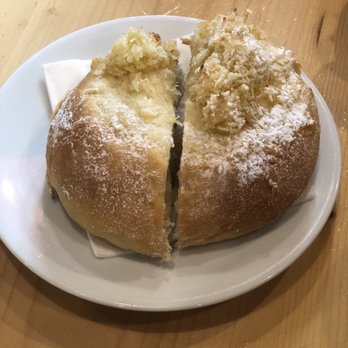 MadMary Cuisine - Coconut bread - Cafes Near Me - Lisbon, 11 MadMary Cuisine - Coconut bread - Cafes Near Me - Lisbon, 11