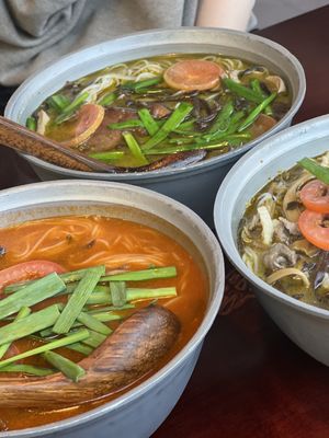 ZSX Szechuan Rice Noodles 曾三仙米线 by null