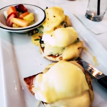 Zisters - Benedict flight - Breakfast & Brunch Near Me - Elm Grove, Wisconsin Zisters - Benedict flight - Breakfast & Brunch Near Me - Elm Grove, Wisconsin
