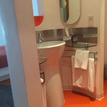 MyHotel Brighton - Bathroom - Hotels & Travel Near Me - Brighton, BNH MyHotel Brighton - Bathroom - Hotels & Travel Near Me - Brighton, BNH