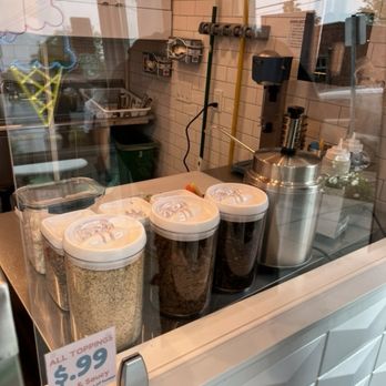 Licked - Sundae Bar - Ice Cream & Frozen Yogurt Near Me - Sacramento, California