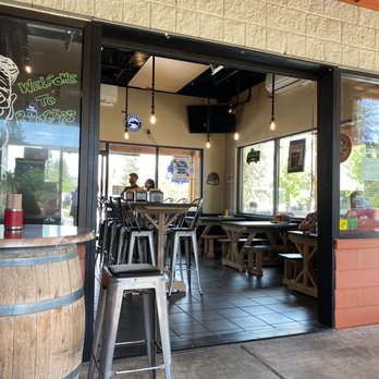 Bangers & Brews - Westside - Seating - German Near Me - Bend, Oregon Bangers & Brews - Westside - Seating - German Near Me - Bend, Oregon