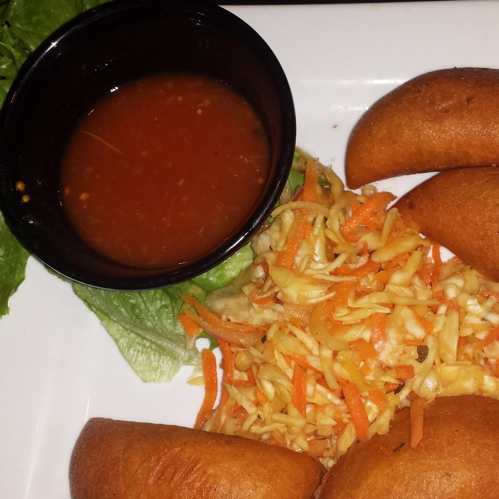 Los Pipiles - Pastelitos de Carne (Meat Pies) w/ Curtido & Red Sauce. - Salvadoran Near Me - Houston, Texas Los Pipiles - Pastelitos de Carne (Meat Pies) w/ Curtido & Red Sauce. - Salvadoran Near Me - Houston, Texas