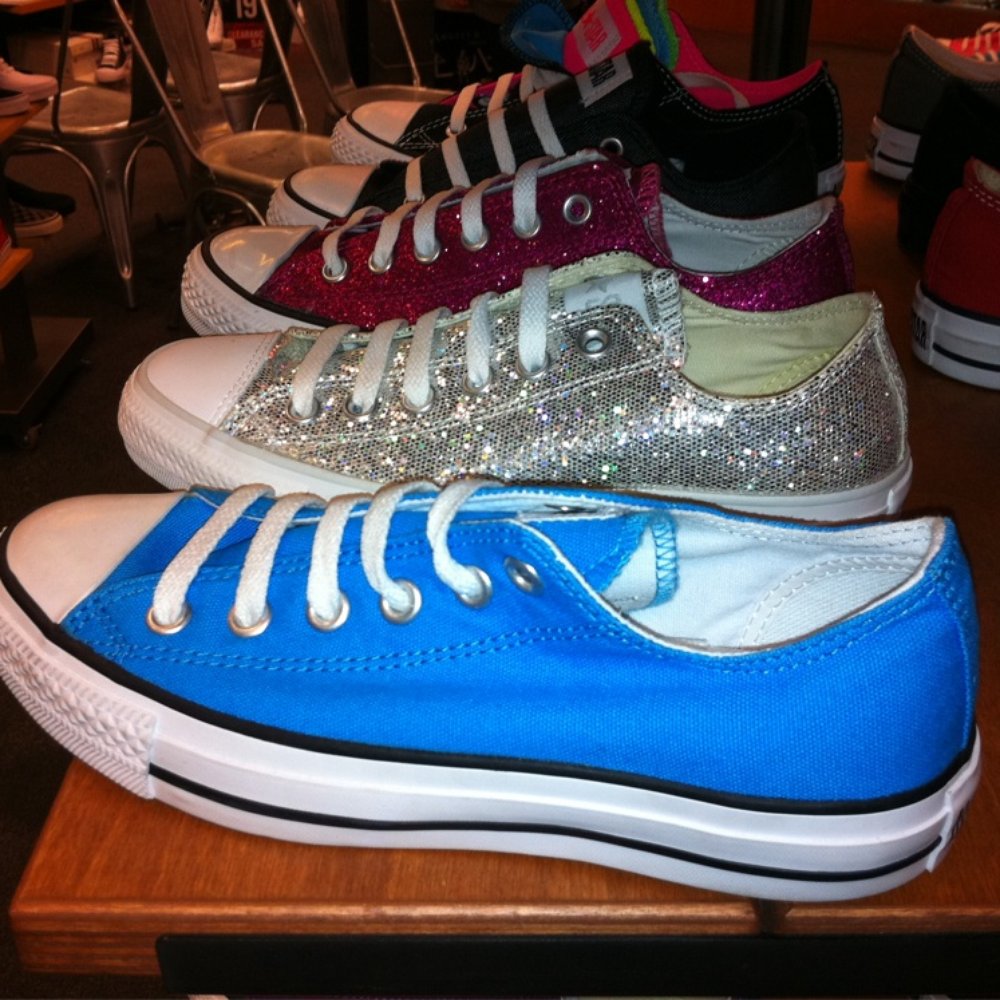 Journeys - Shoe Stores Near Me - Valencia, California Journeys - Shoe Stores Near Me - Valencia, California