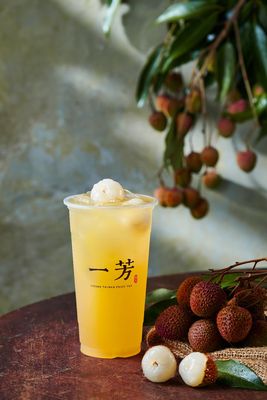 Yifang Taiwan Fruit Tea by null