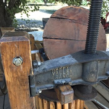 Willowbrook Apple Farm - U-press cider! - Pick Your Own Farms Near Me - Oak Glen, California Willowbrook Apple Farm - U-press cider! - Pick Your Own Farms Near Me - Oak Glen, California