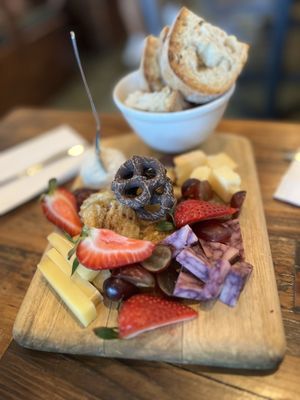 Mingle + Graze by null