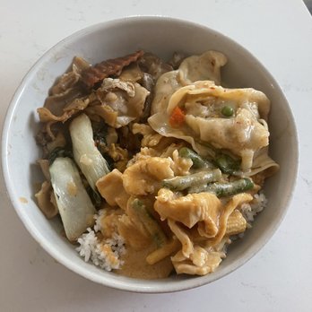 Thai Lotus - Panang Curry, Pad See Ew, Pot Stickers in Red Curry Sauce (7) - Thai Near Me - Reno, Nevada