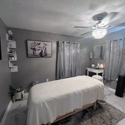 Be Well Holistic Massage Wellness Center, P.A. - Massage room at 7480 SW HWY 200