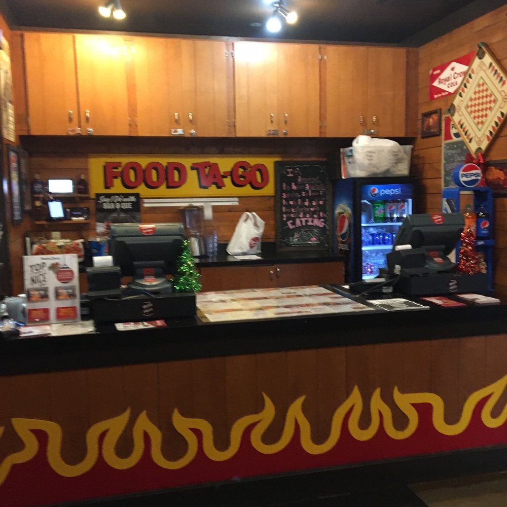Famous Dave's Bar-B-Que - To go counter - Barbeque Near Me - Indianapolis, Indiana