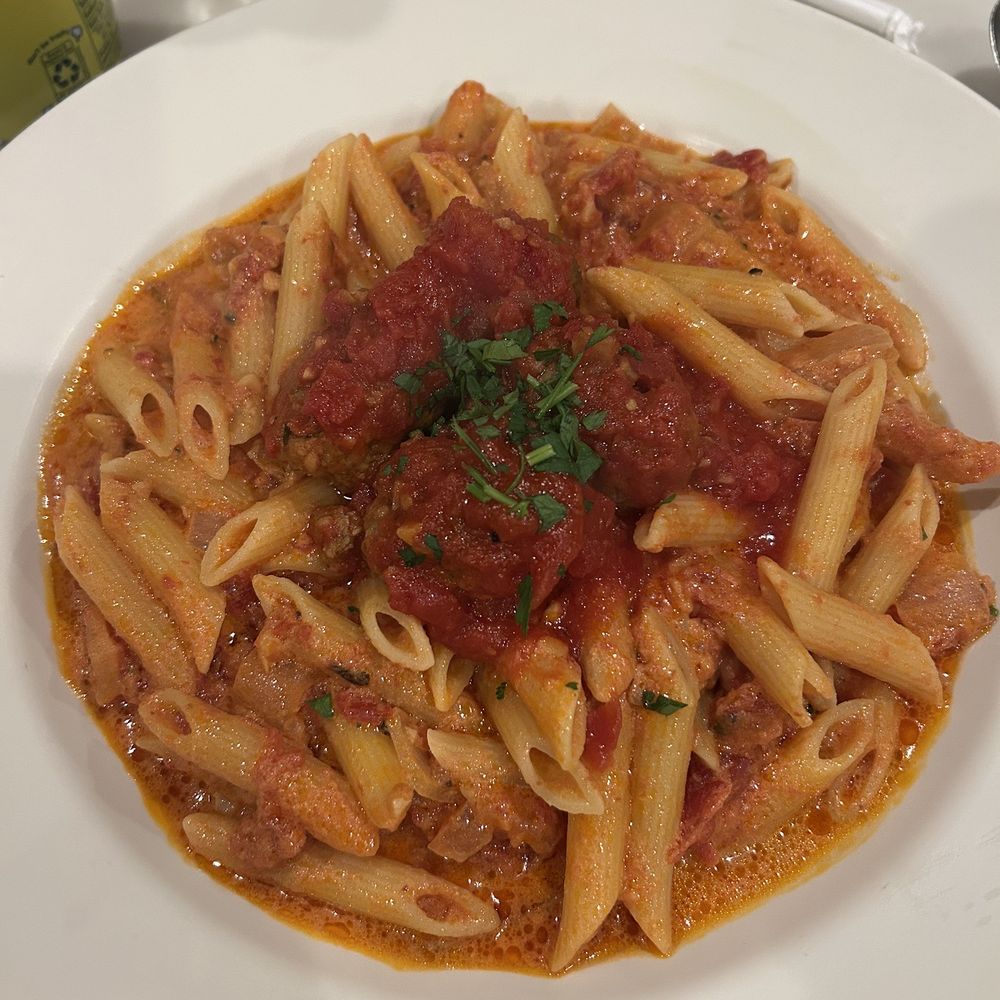Penne al a Vodka with 4 meatballs