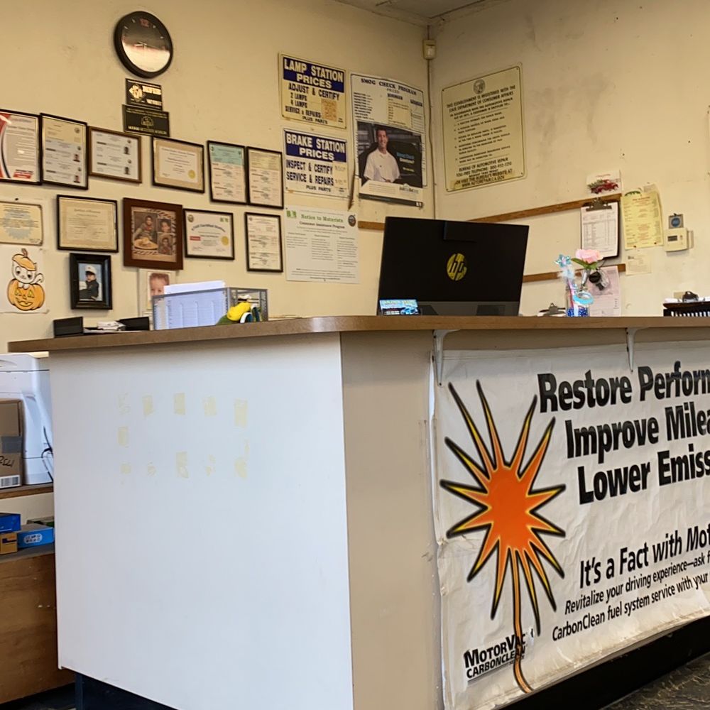 Golden State Smog - Front desk - Auto Repair Near Me - Temecula, California Golden State Smog - Front desk - Auto Repair Near Me - Temecula, California