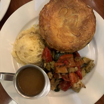 Linn's Restaurant - American Near Me - Cambria, California