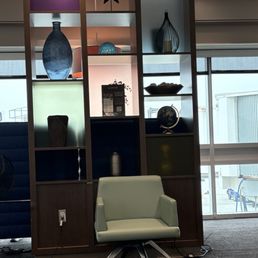 nicely arranged, just the right size lounge