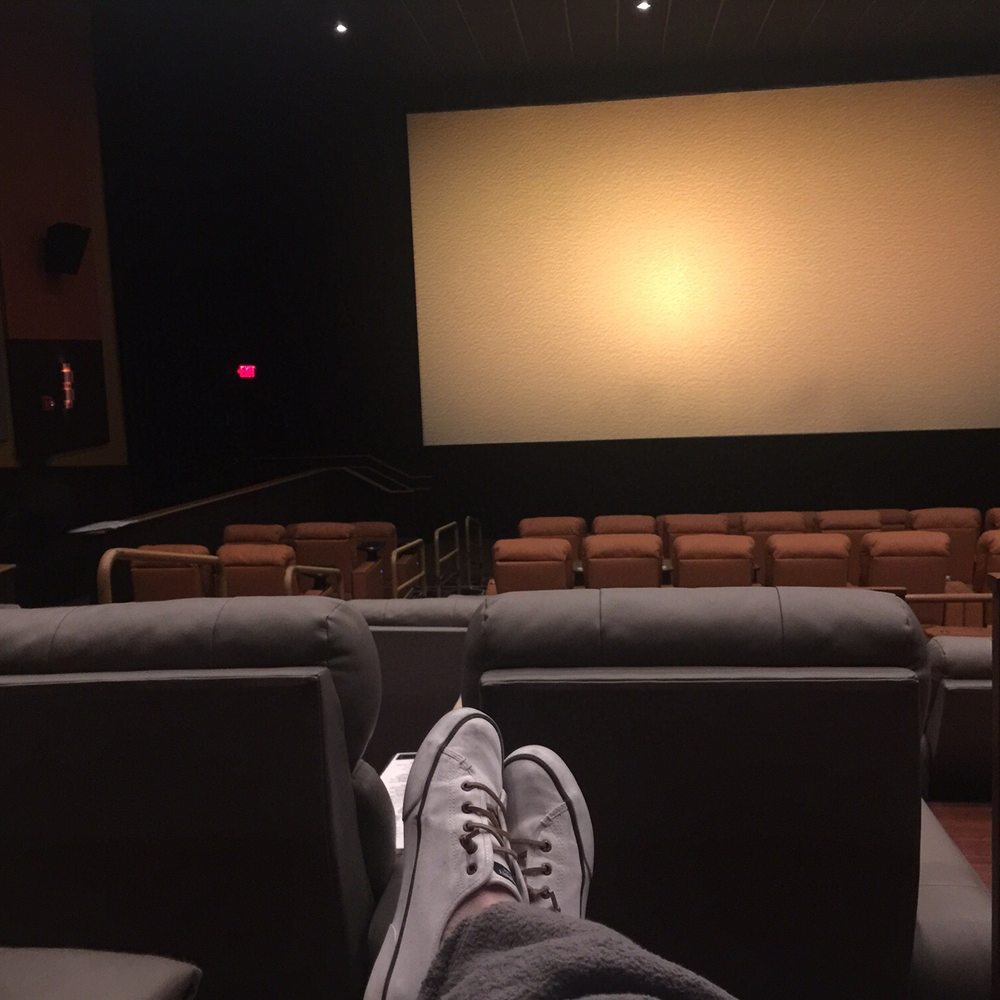 Showcase SuperLux Chestnut Hill - Cinema Near Me - Newton, Massachusetts Showcase SuperLux Chestnut Hill - Cinema Near Me - Newton, Massachusetts