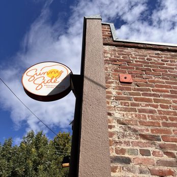 Sunny Side Breakfast - Sign out front - Breakfast & Brunch Near Me - Sacramento, California