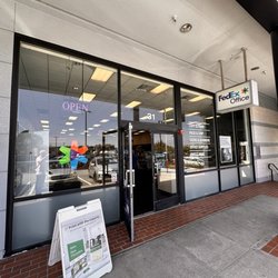 FedEx Office Print & Ship Center - Out front!