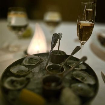 Sails Restaurant - Fresh oysters - Seafood Near Me - Naples, Florida Sails Restaurant - Fresh oysters - Seafood Near Me - Naples, Florida