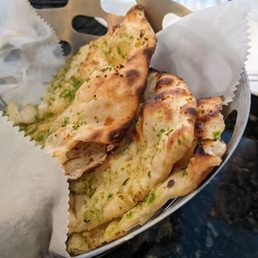 Naan: garlic and chilli pepper Naan: garlic and chilli pepper