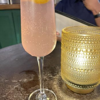 Sippin Silo - French 75 - Wine Bars Near Me - Southaven, Mississippi